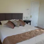 Cois Na Habhann לינה וארוחת בוקר